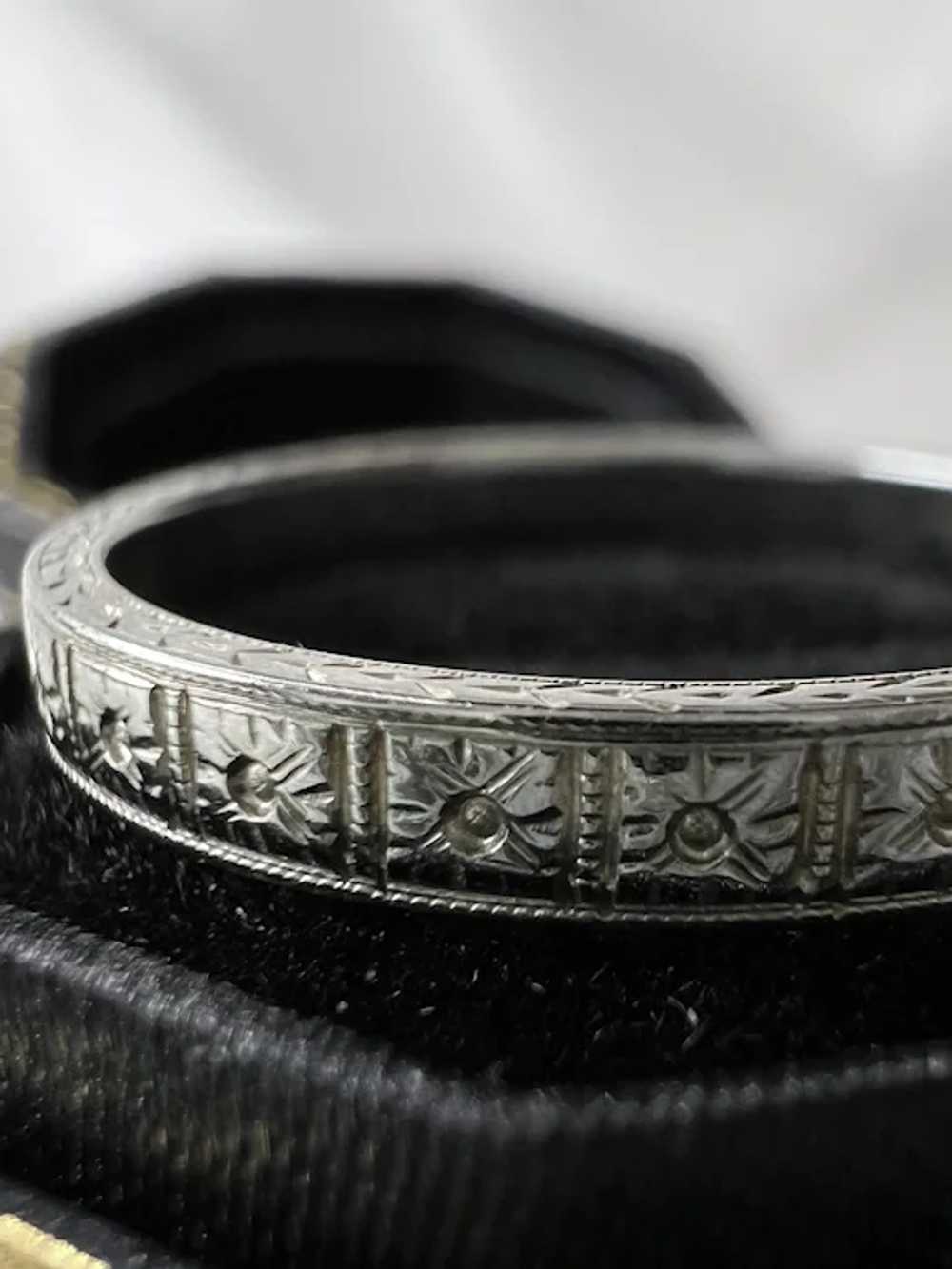 Belais 18k White Gold Wedding Band with Engraving… - image 3