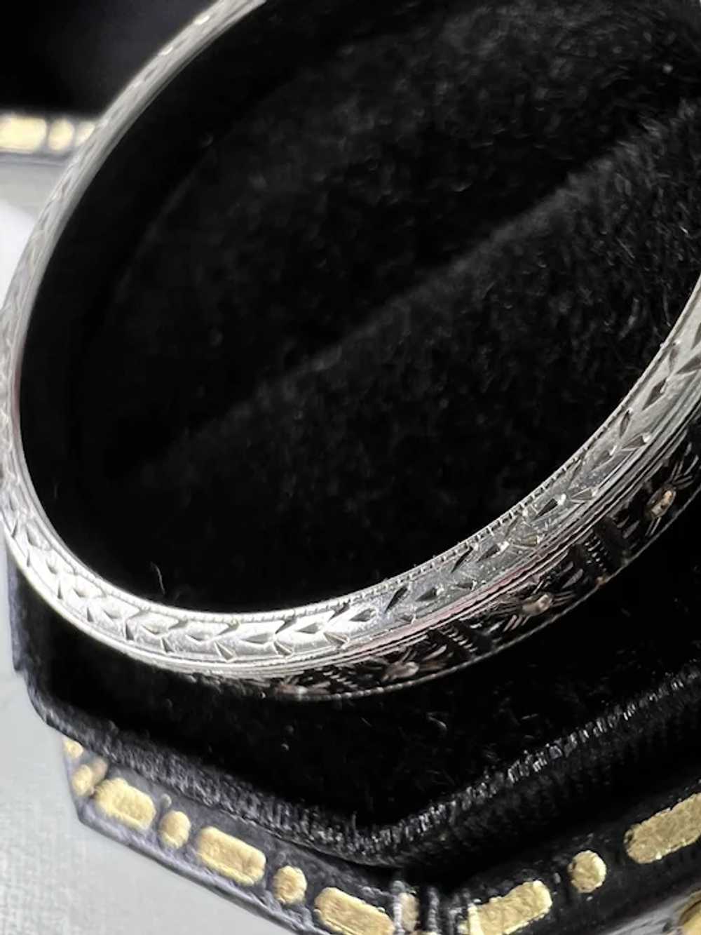 Belais 18k White Gold Wedding Band with Engraving… - image 8