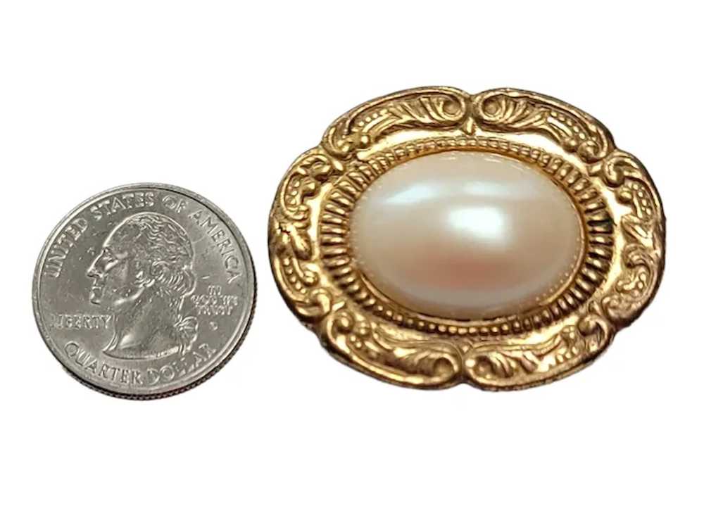 Miriam Haskell Gold Tone Faux Pearl Oval Repousse… - image 2