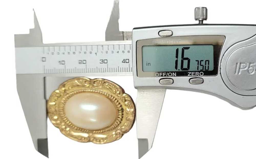 Miriam Haskell Gold Tone Faux Pearl Oval Repousse… - image 5