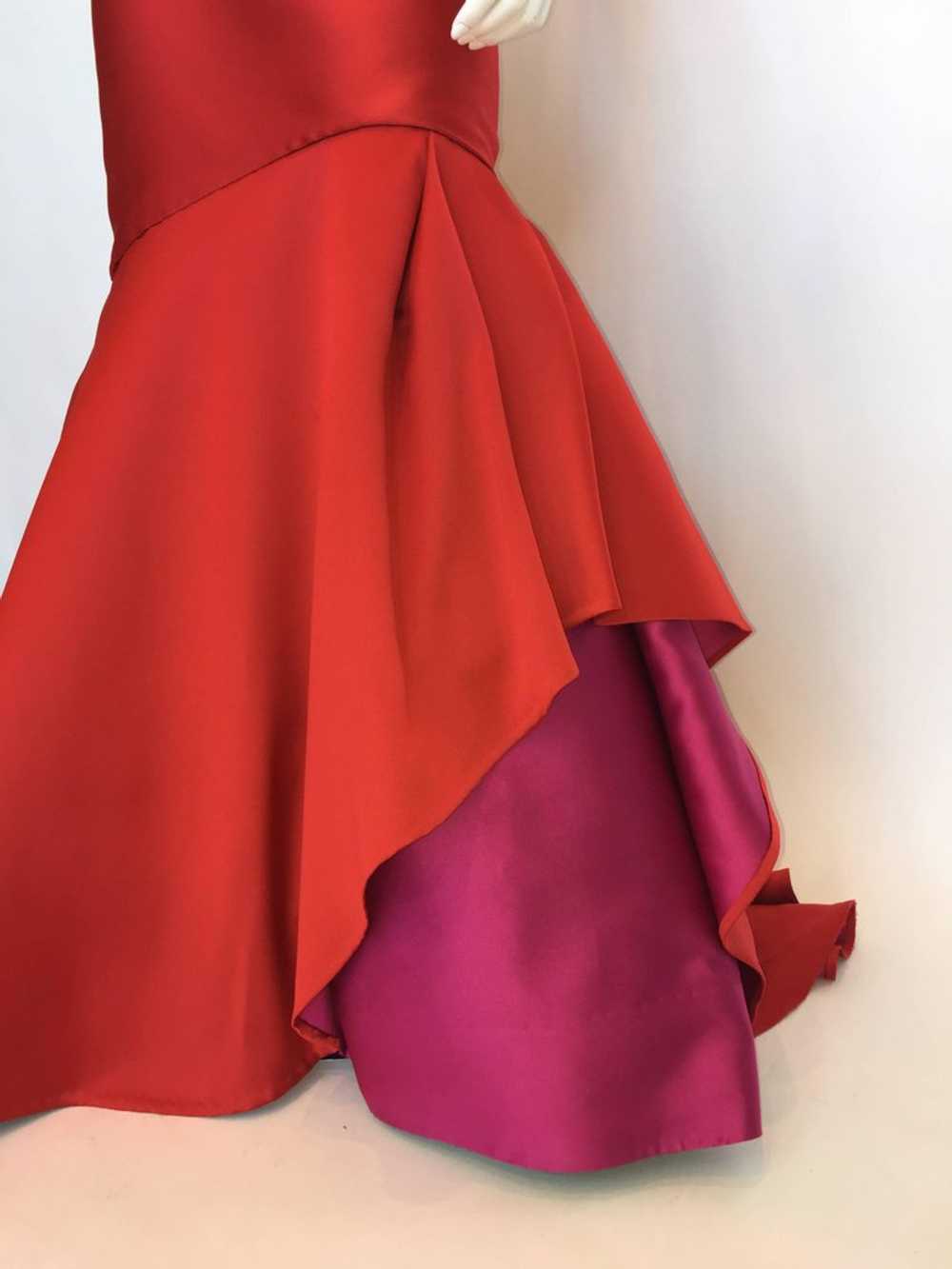 Monique Lhuillier Red Silk Gown - image 9