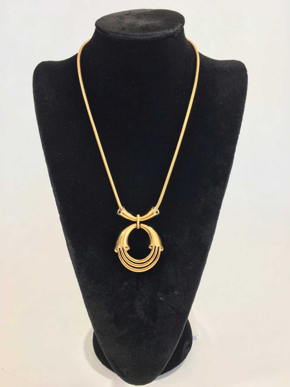 Trifari Circular Design Gold Tone Necklace with R… - image 2