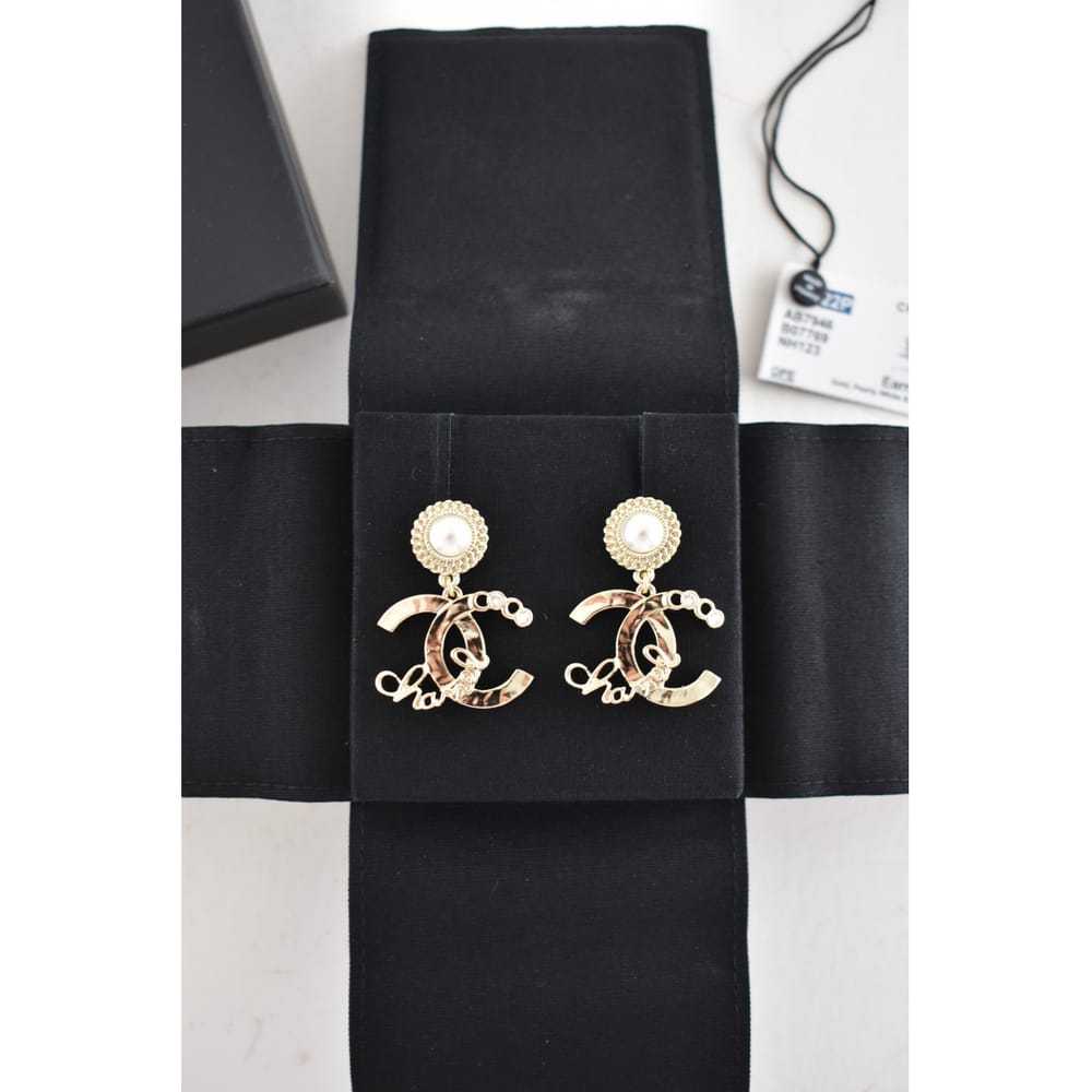 Chanel Pearl earrings - image 11