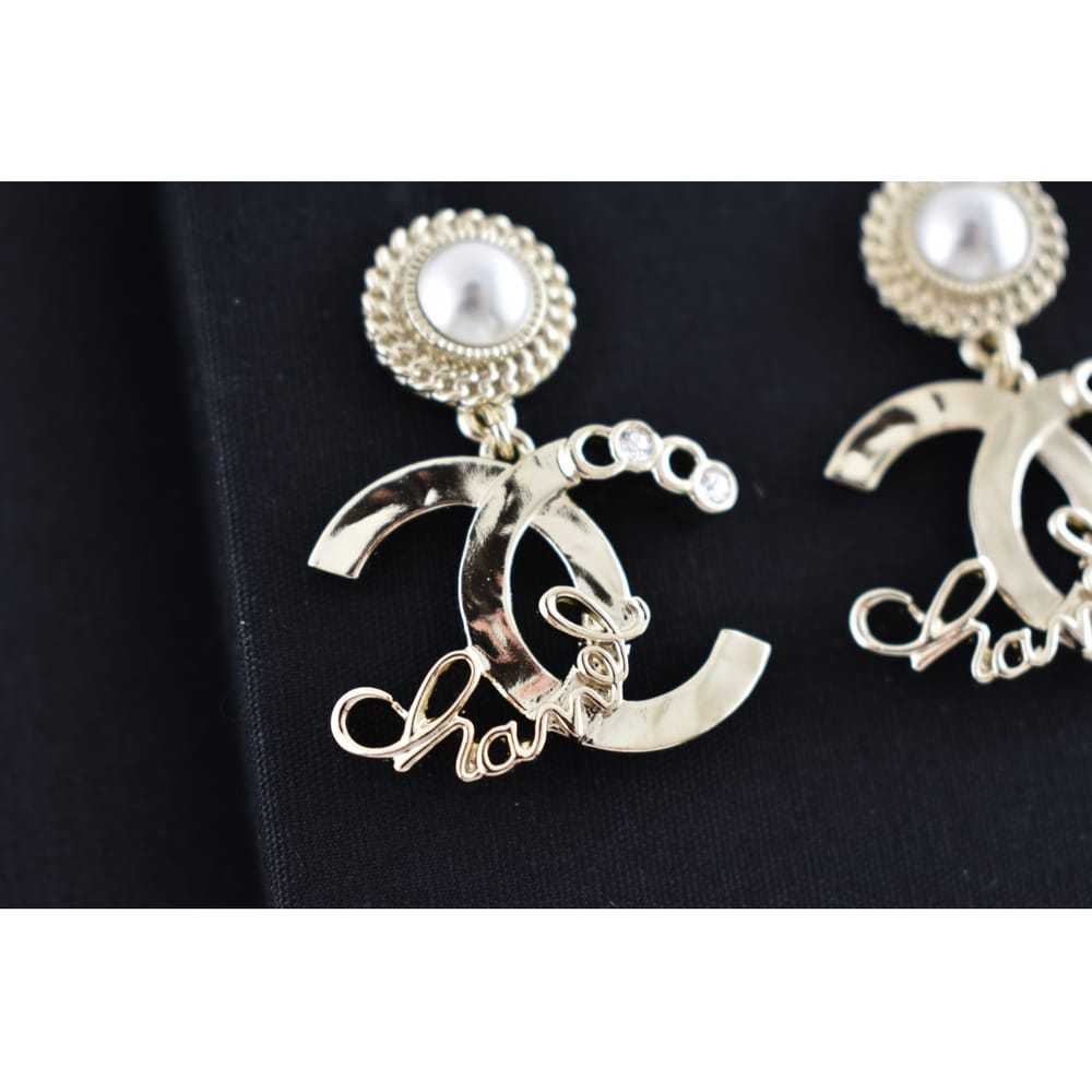 Chanel Pearl earrings - image 9