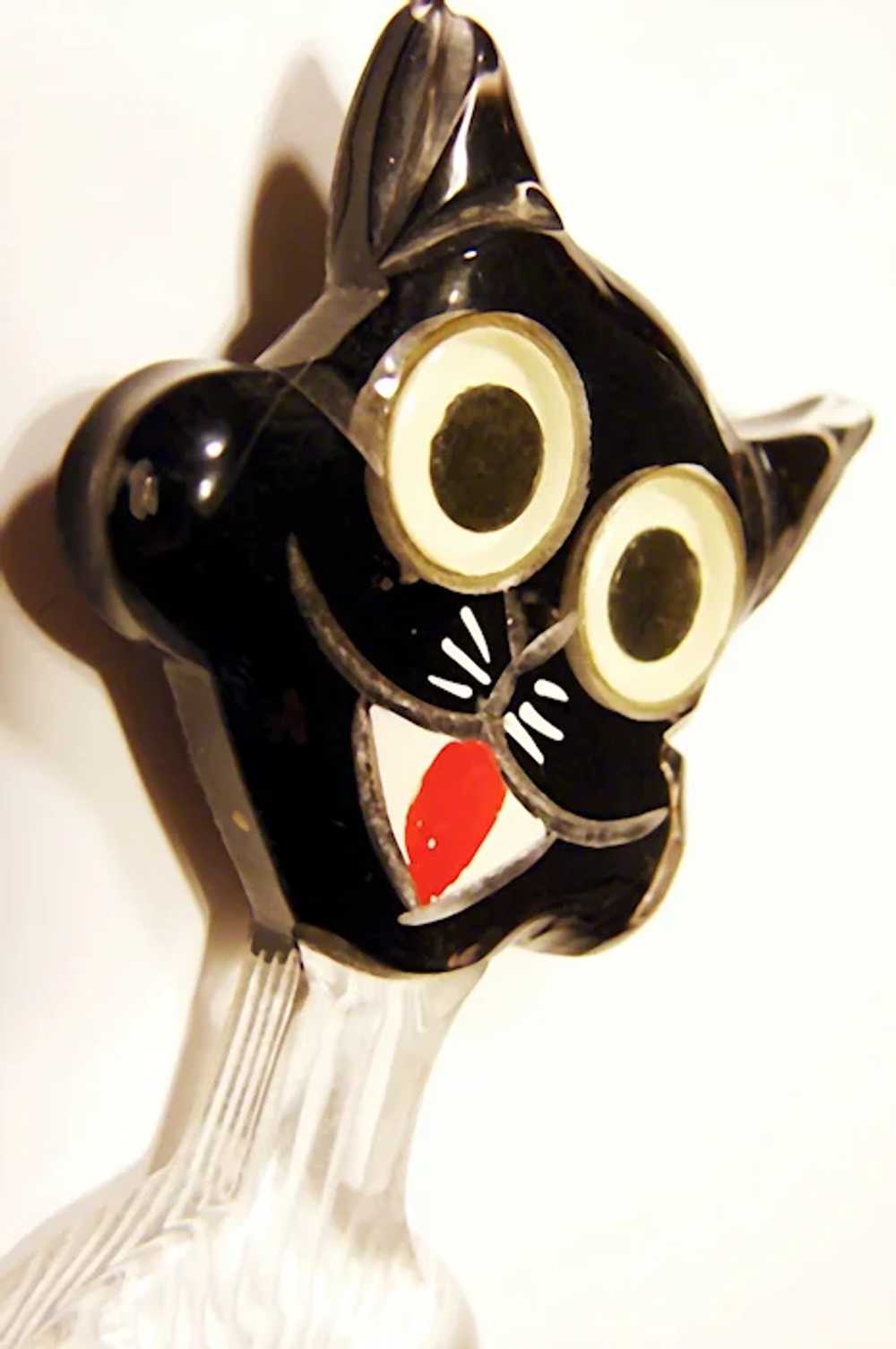 Adorable COOL CAT- Carved Bakelite and Lucite Pin… - image 5
