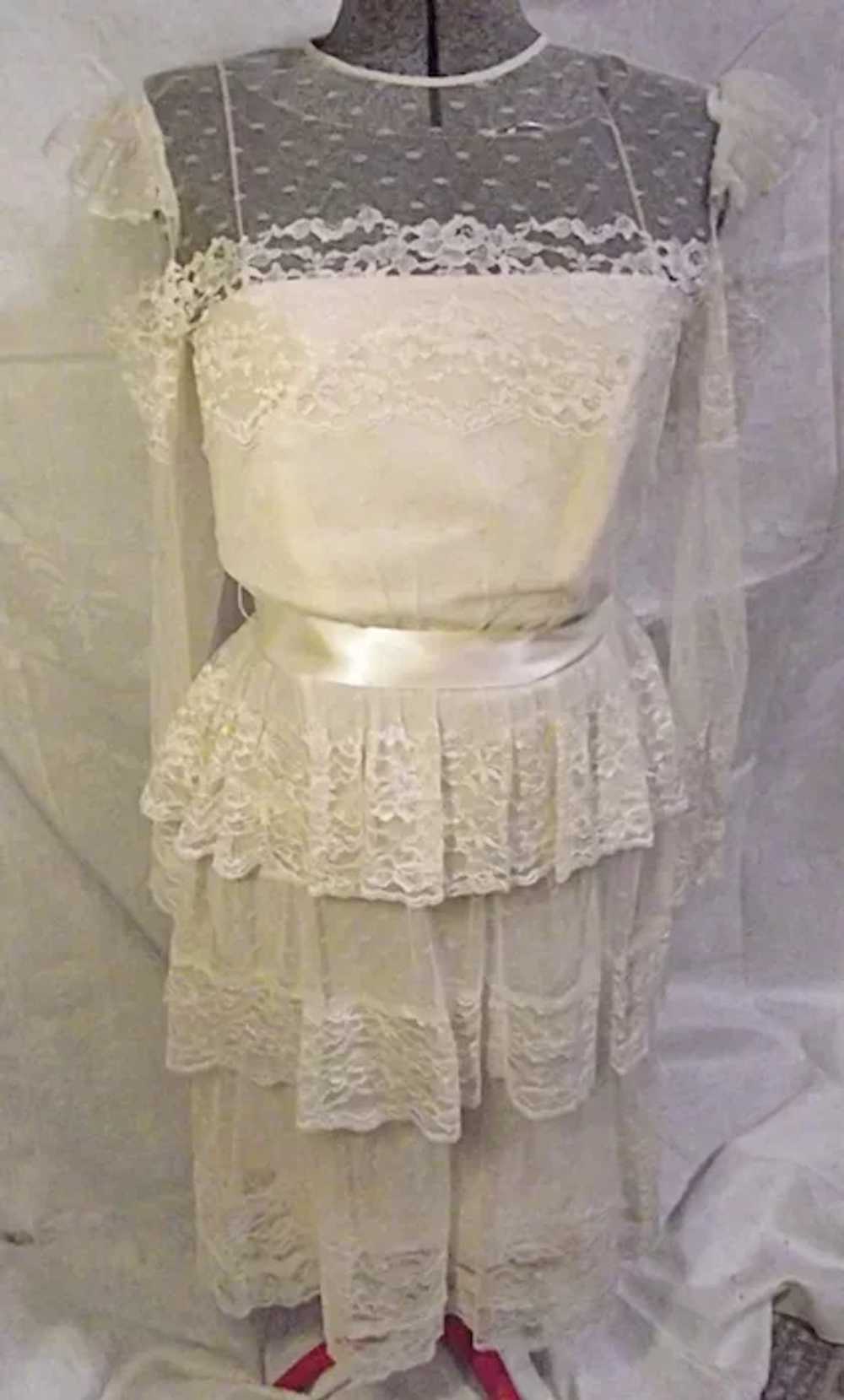 Vintage 1970s Lilli Diamond Cream Tiered Victoria… - image 2