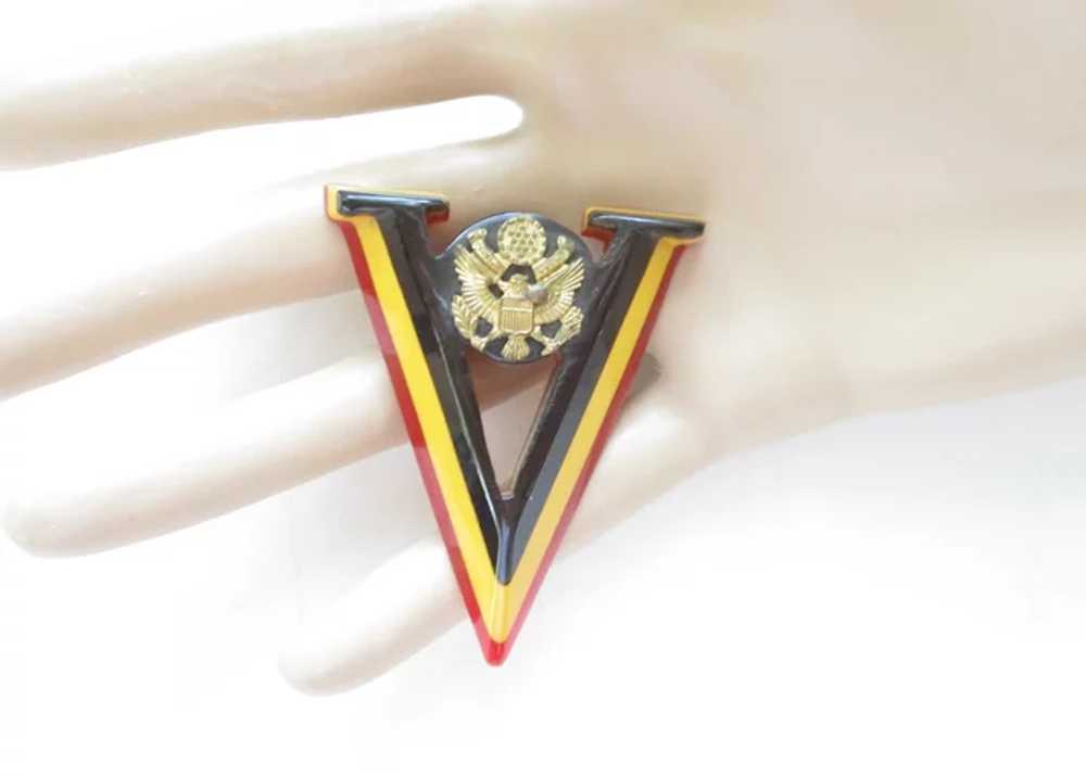 WWII Victory Pin V for Victory Brooch Bakelite US… - image 2