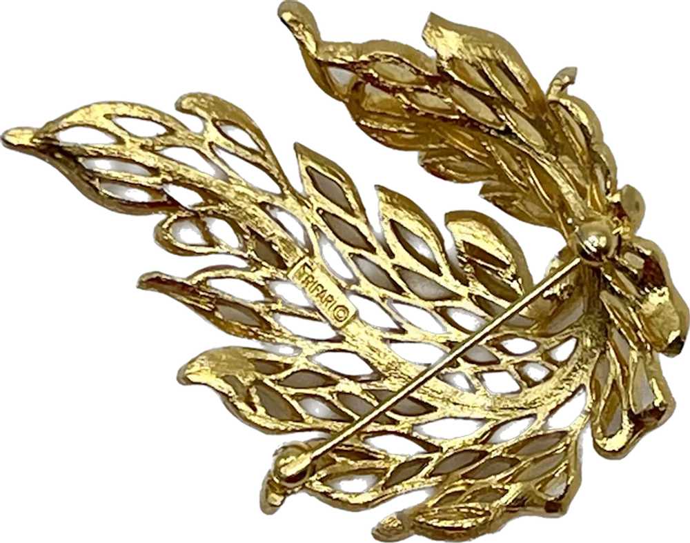 Trifari Openwork Leaf Leaves Goldtone Vintage Bro… - image 3