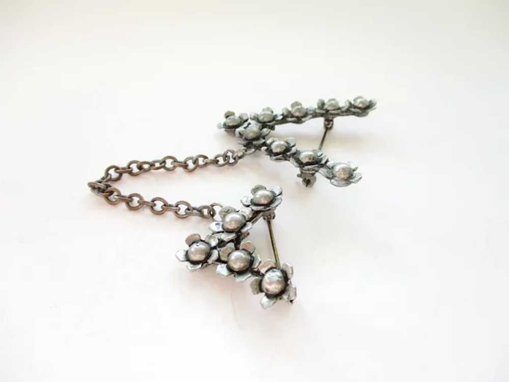 WWII Victory Pin V for Victory Brooch Chain Chate… - image 6