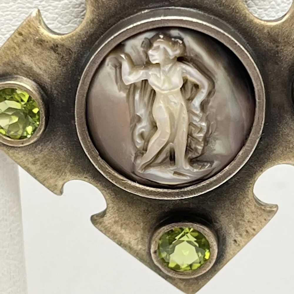 Stephen Dweck MOP Cameo, Peridot, and Sterling Cl… - image 4