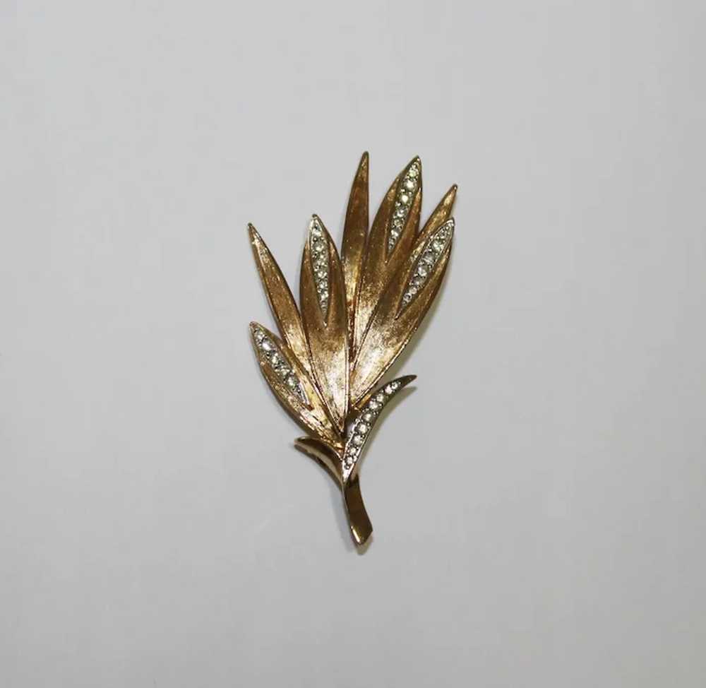 Marvella Gold Leaves and Rhinestones Figural Broo… - image 4