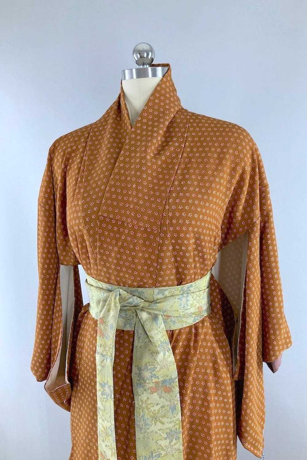 Vintage Cinnamon Floral Silk Kimono - image 2