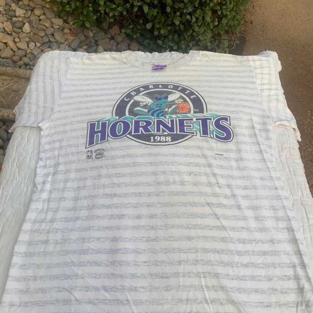 Vintage 1988 CHARLOTTE HORNETS T-SHIRT *TRENCH UL… - image 2