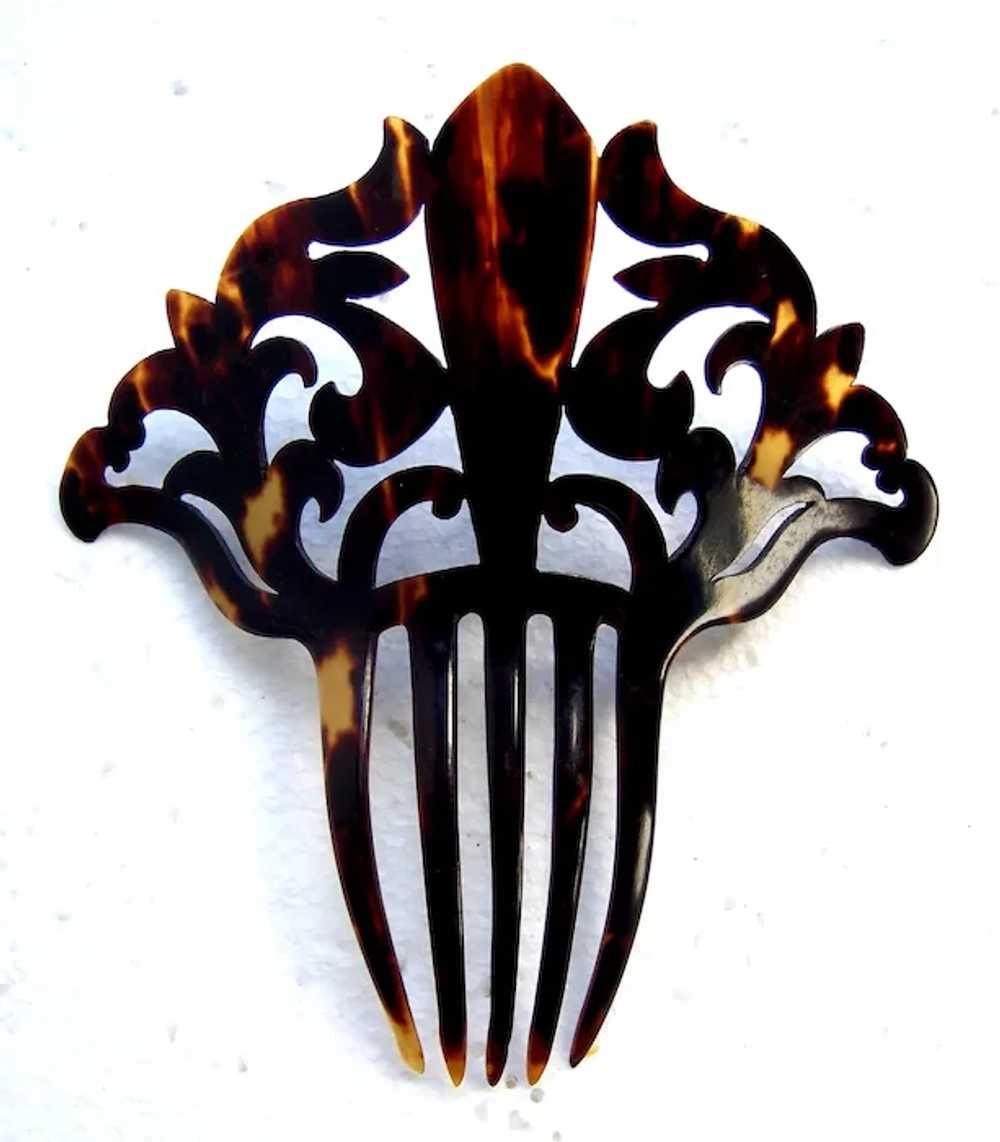 Handsome late Victorian imitation shell hair comb - image 2