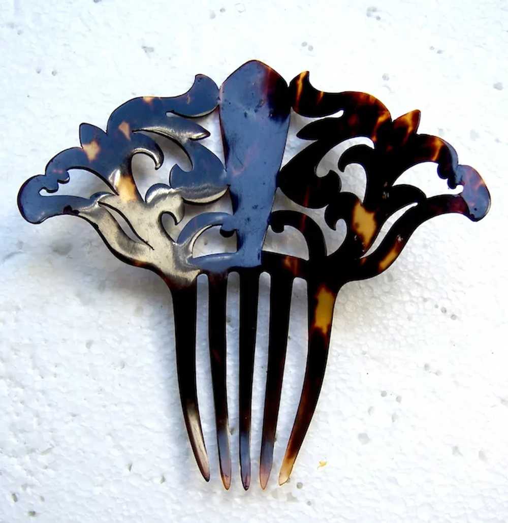 Handsome late Victorian imitation shell hair comb - image 3