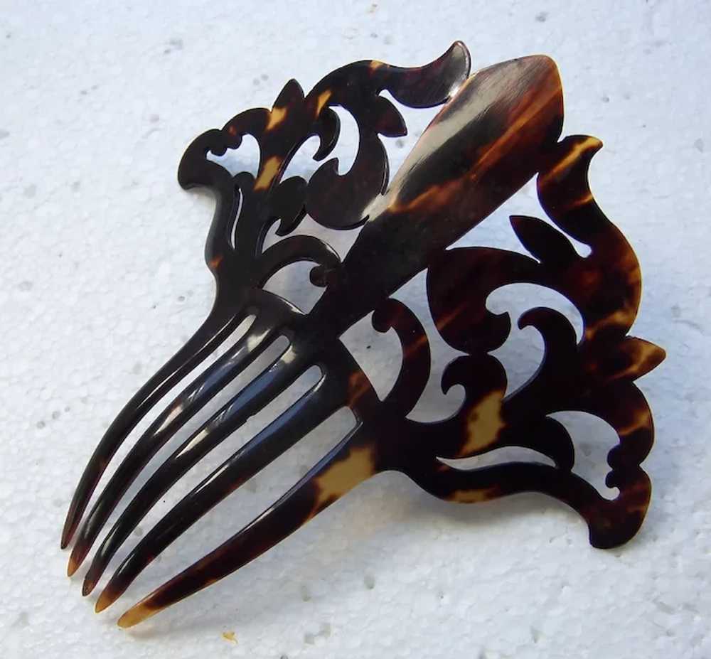 Handsome late Victorian imitation shell hair comb - image 9