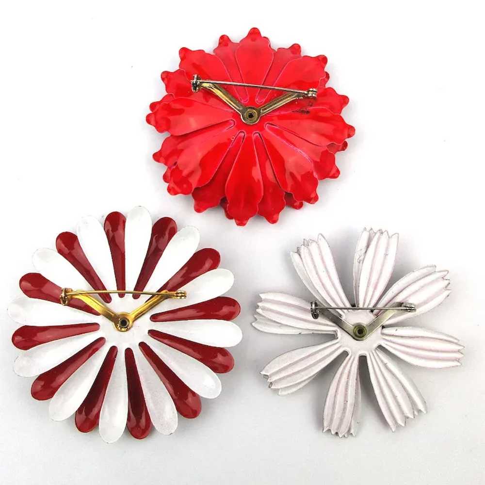 1960s Trio of Red n White Enamel Flower Pins - image 4