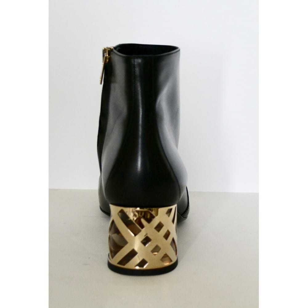 Burberry Leather boots - image 5