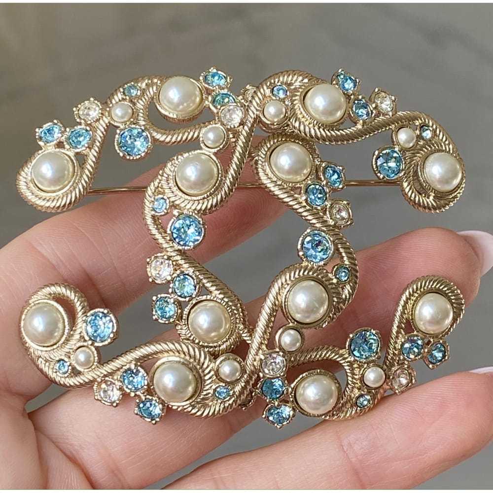 Chanel Pearl pin & brooche - image 11