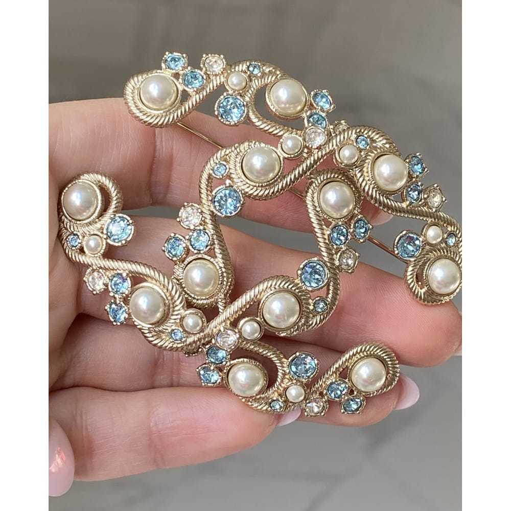 Chanel Pearl pin & brooche - image 8