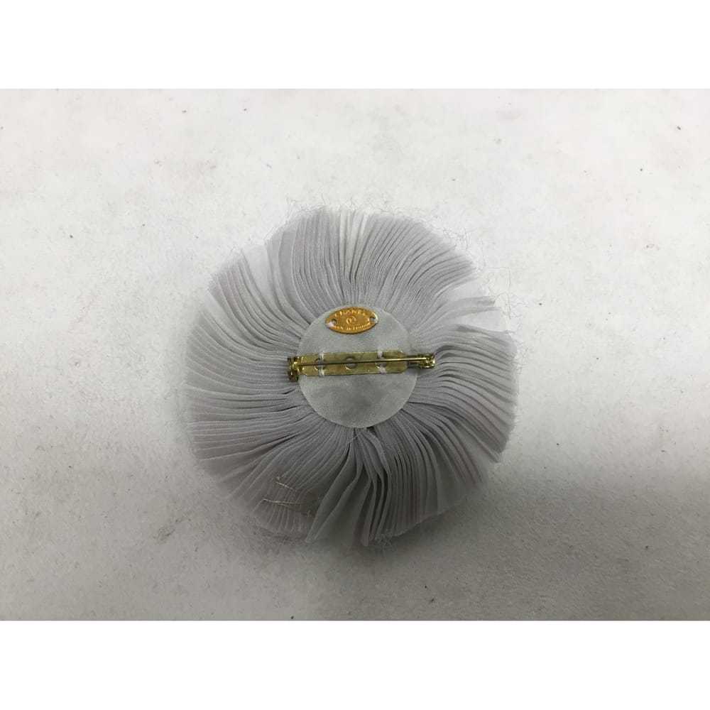 Chanel Silk pin & brooche - image 4