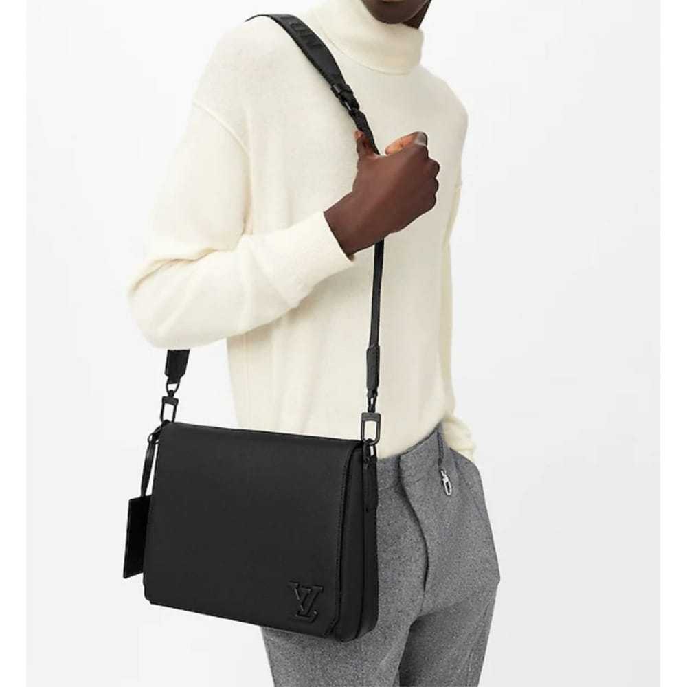 Louis Vuitton District leather handbag - image 4