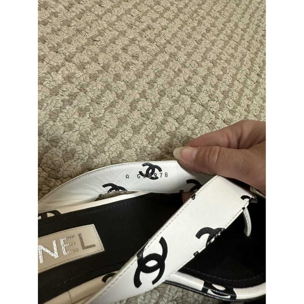Chanel Leather flip flops - image 3