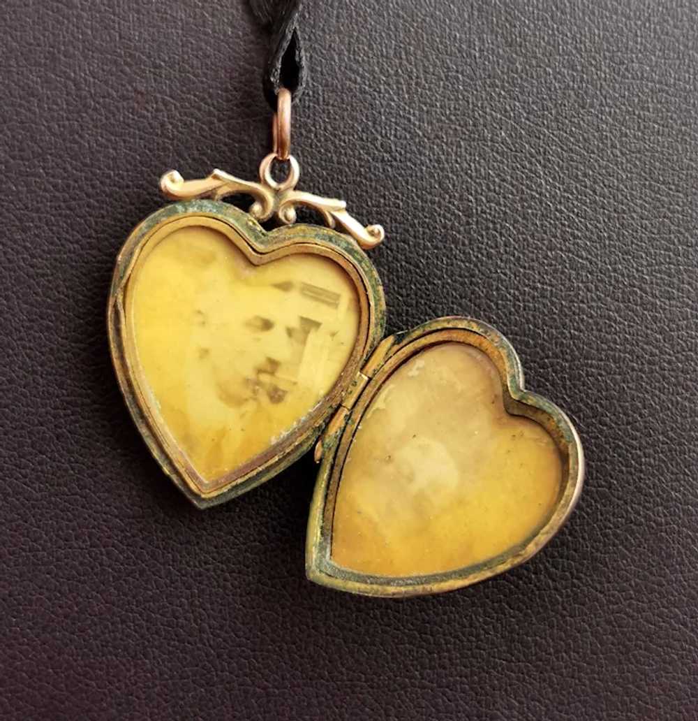 Antique Heart shaped locket, 9k gold front and ba… - image 10