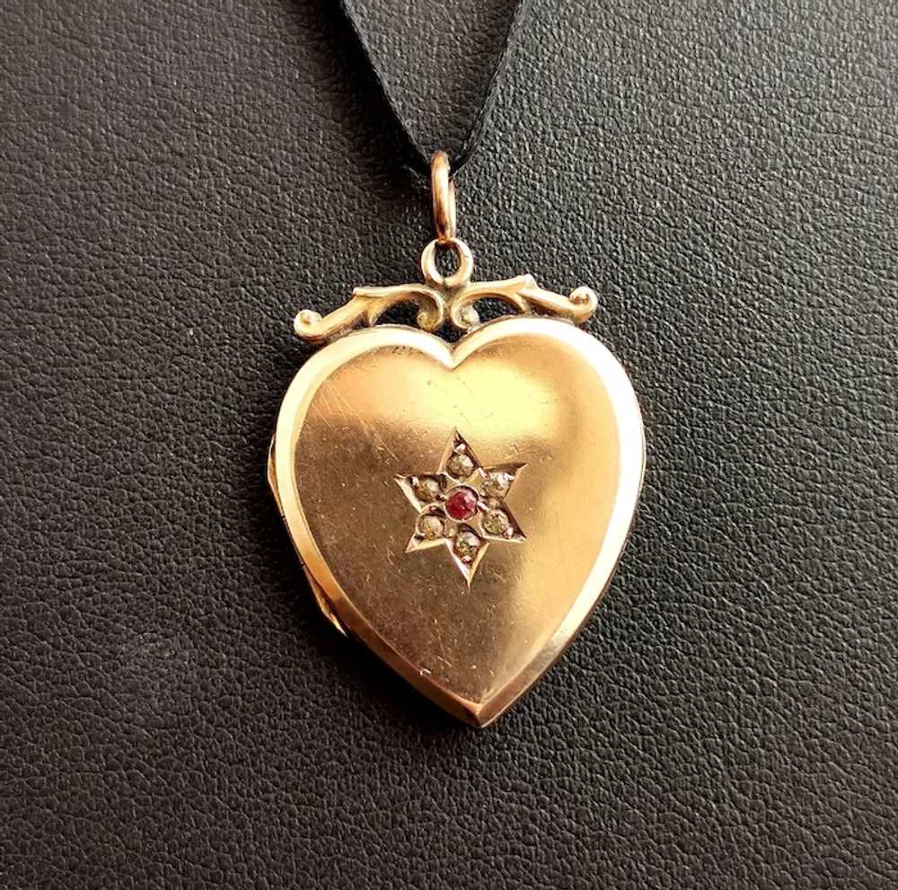 Antique Heart shaped locket, 9k gold front and ba… - image 9