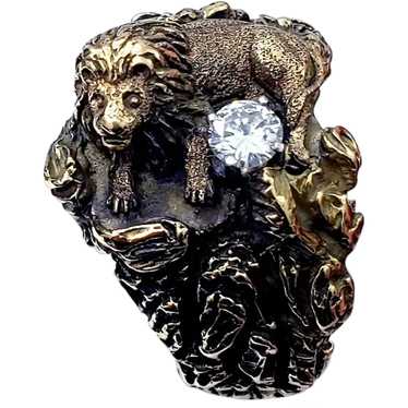 Vintage Signed D.W. Guarding Lion 0.30 Carat Diamo