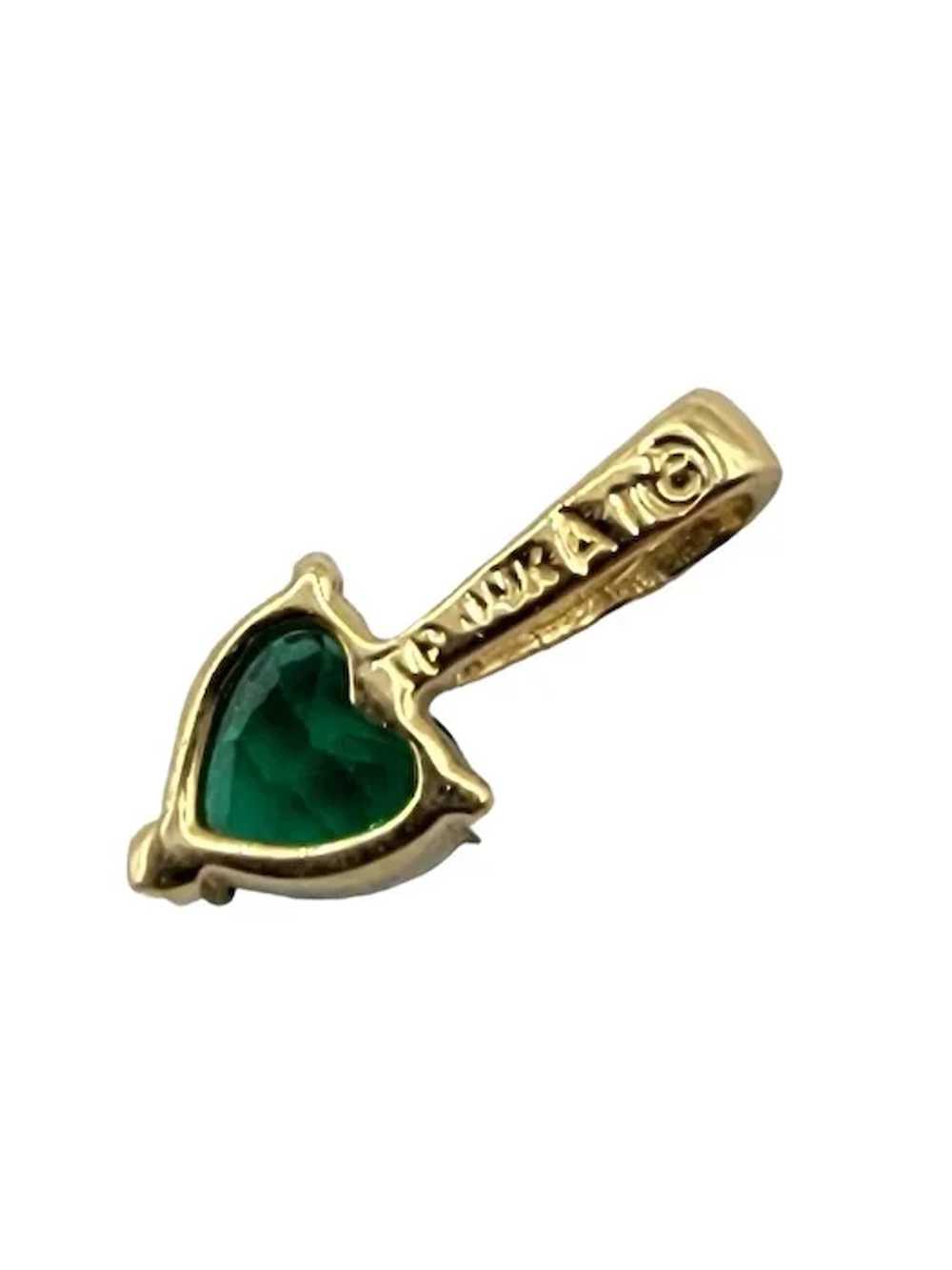 10K Yellow Gold Heart Shaped Green Pendant - image 2