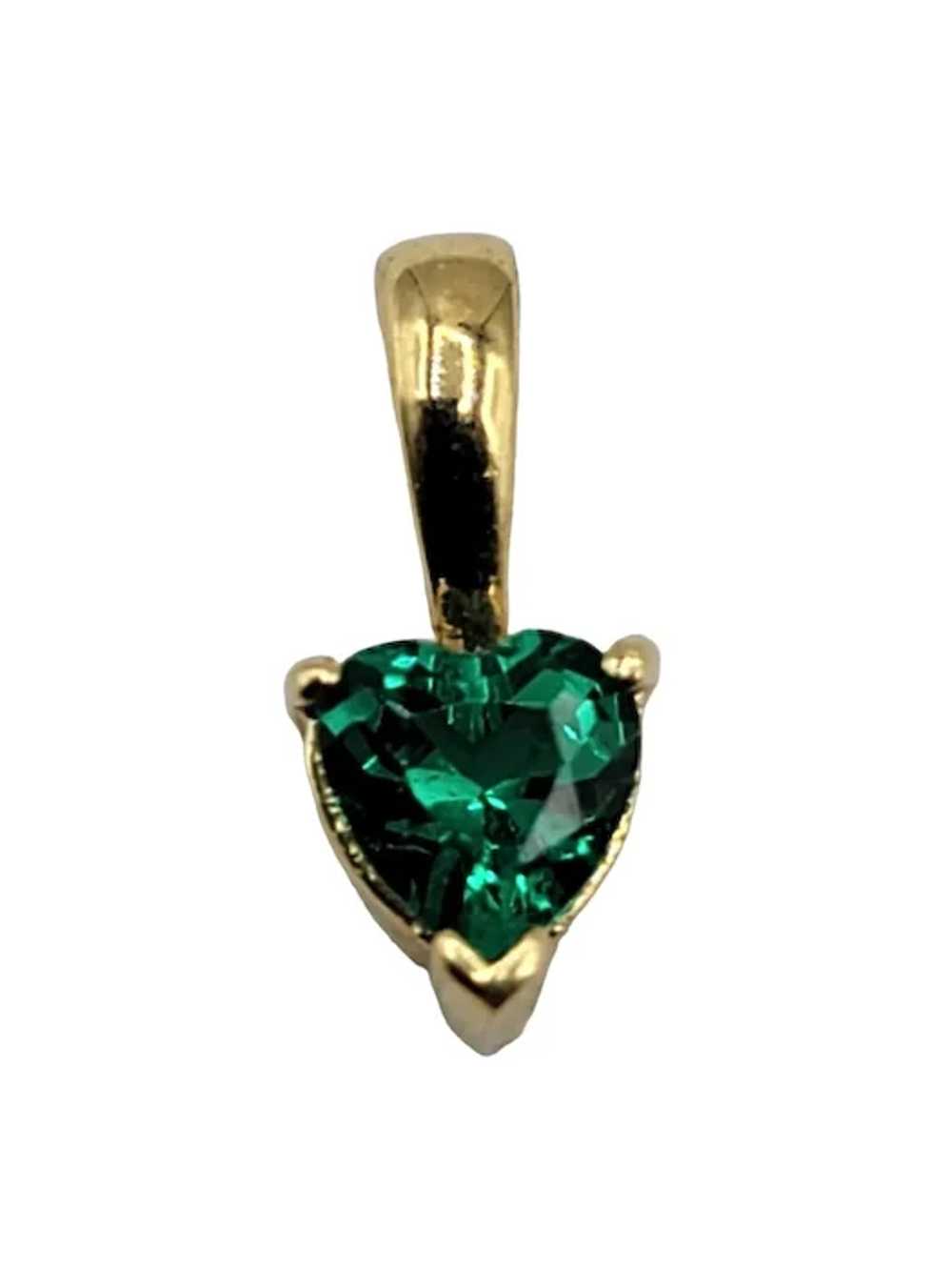 10K Yellow Gold Heart Shaped Green Pendant - image 4