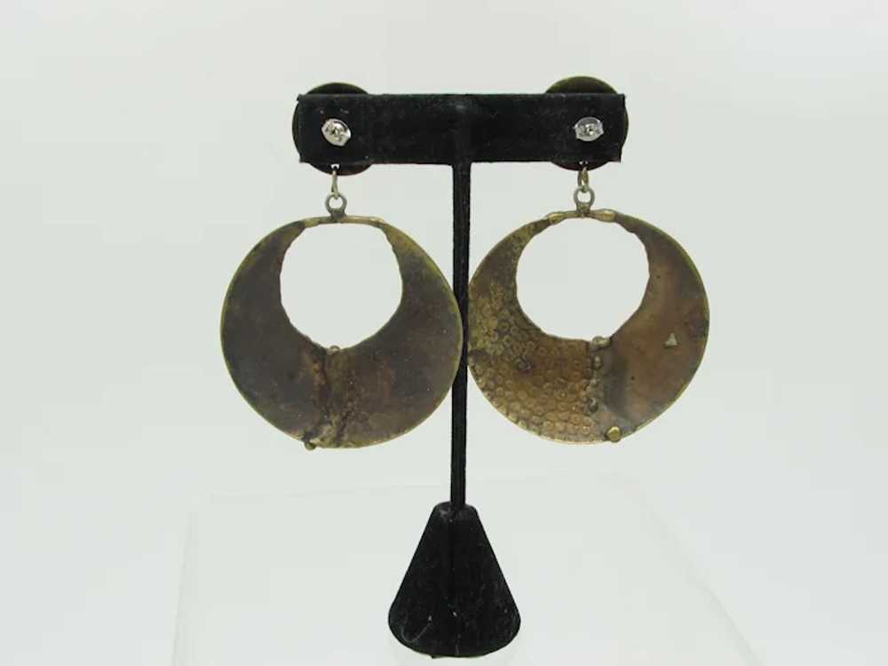Embossed Modernist Pendulum Style Brass Earrings - image 3