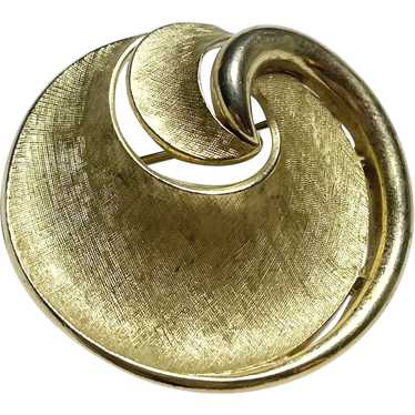 Vintage Crown Trifari Brushed Gold Brooch Pin - image 1