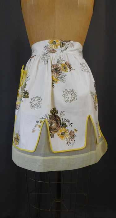 Vintage White & Yellow Floral Reversible Apron 195