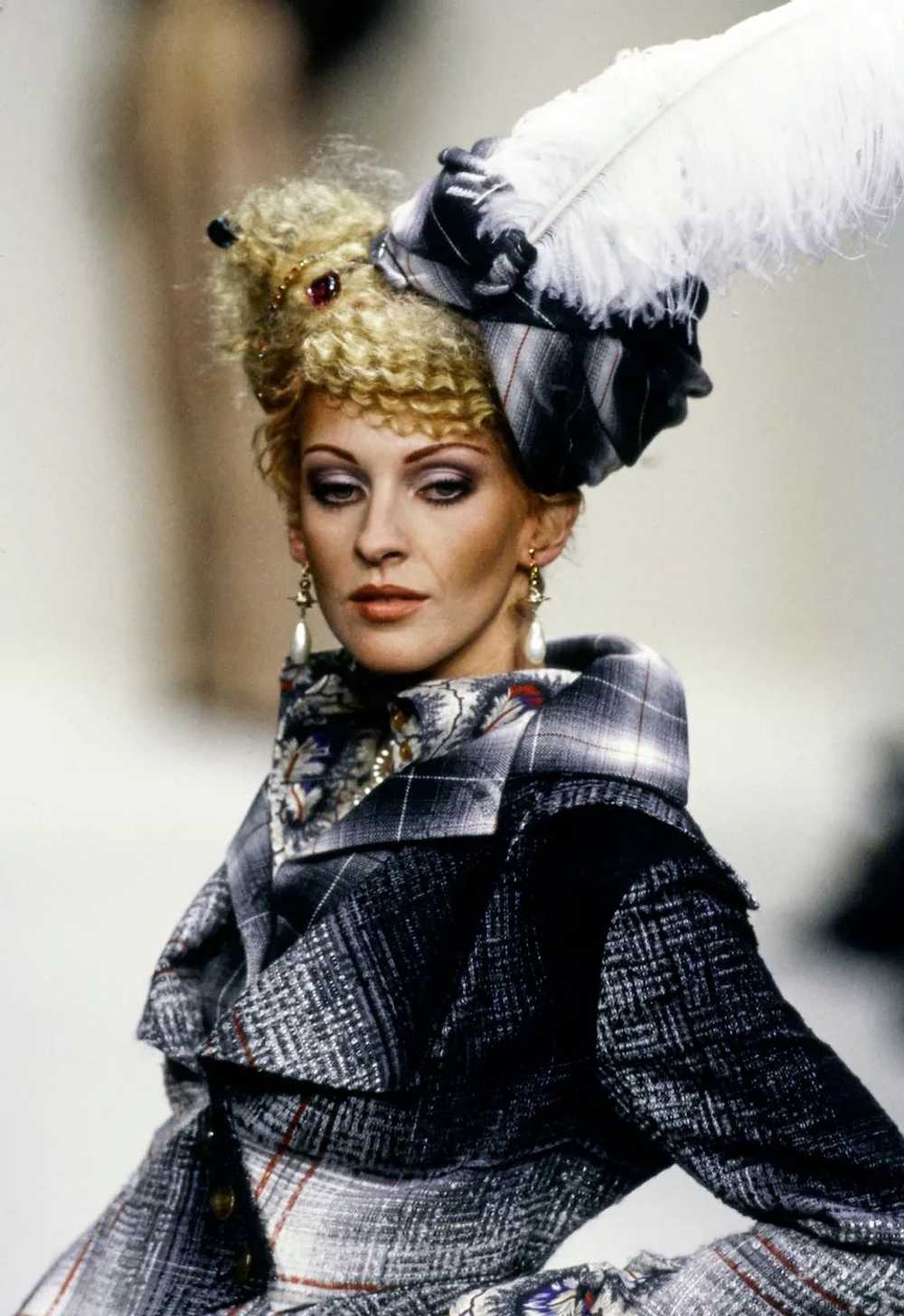 1994 'On Liberty' Vivienne Westwood Couture Velve… - image 9