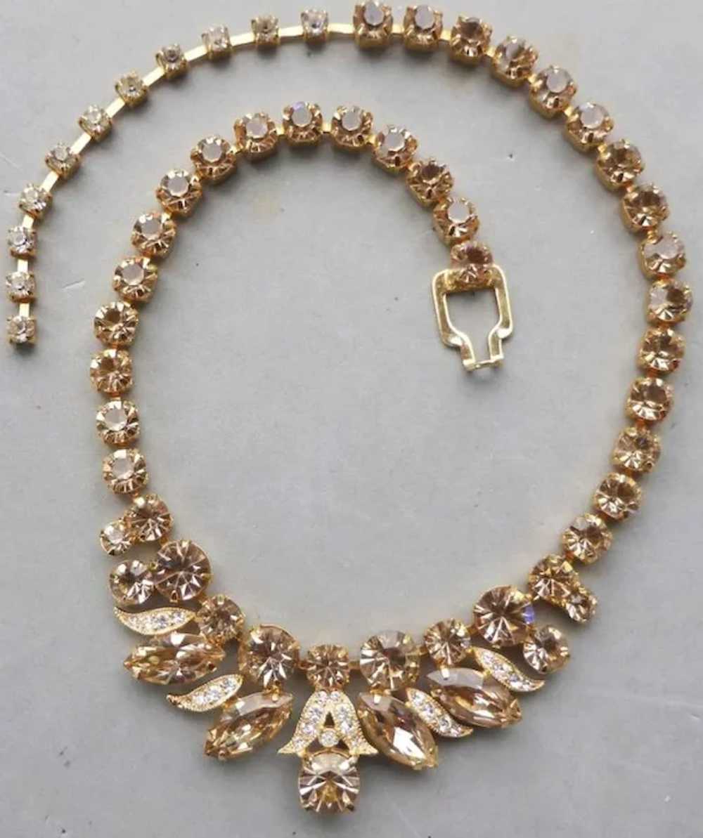 Luxurious Eisenberg Ice goldtone necklace with li… - image 3