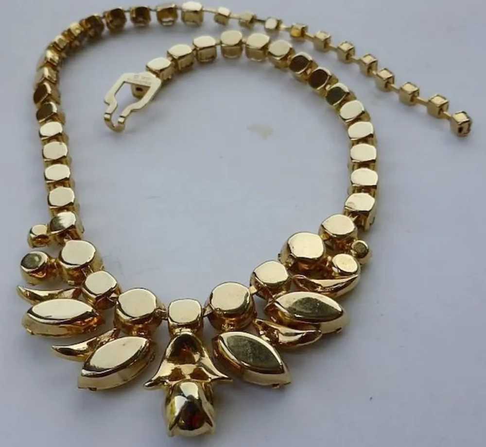 Luxurious Eisenberg Ice goldtone necklace with li… - image 4