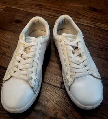 Lacoste sneaker size 5