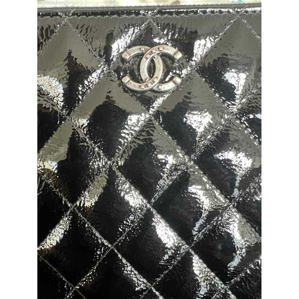 Chanel Timeless/Classique patent leather clutch b… - image 7