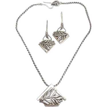 Beautiful floral branch motif sterling silver neck