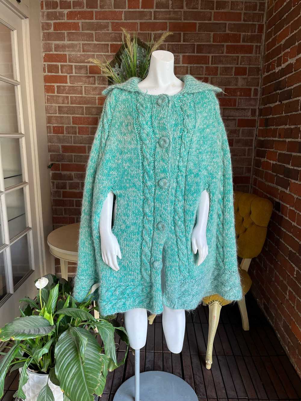 1960s Turquoise Cable Knit Cape - image 2