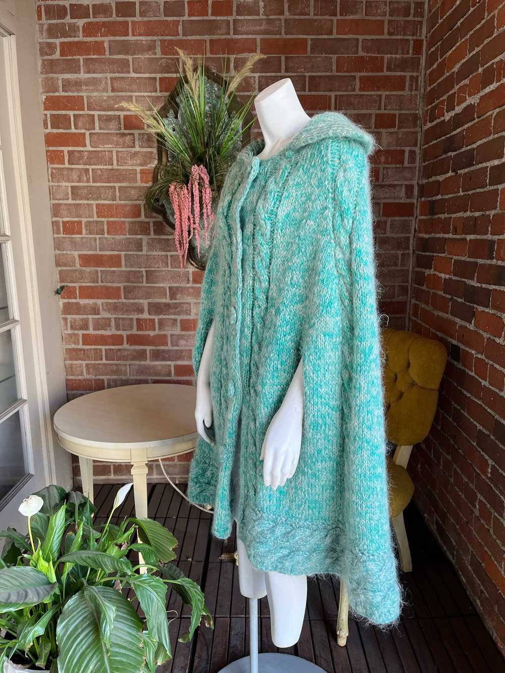 1960s Turquoise Cable Knit Cape - image 3