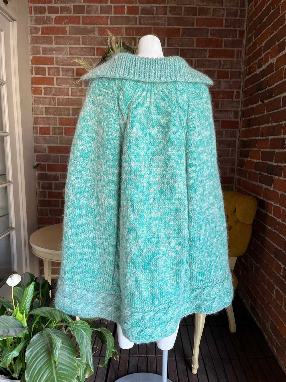 1960s Turquoise Cable Knit Cape - image 4