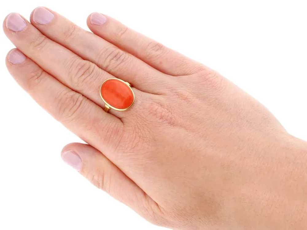 Vintage 13.20 Coral and 14ct Yellow Gold Ring - image 7