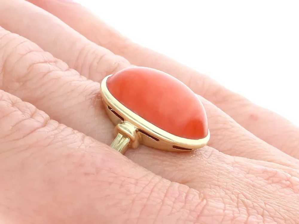 Vintage 13.20 Coral and 14ct Yellow Gold Ring - image 8