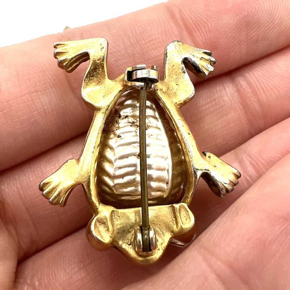 Pearl Belly Frog Family Brooches - image 8