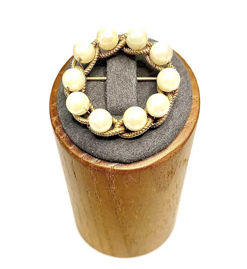 9 Karat Gold and Cultured Pearl Circle Pin - image 3