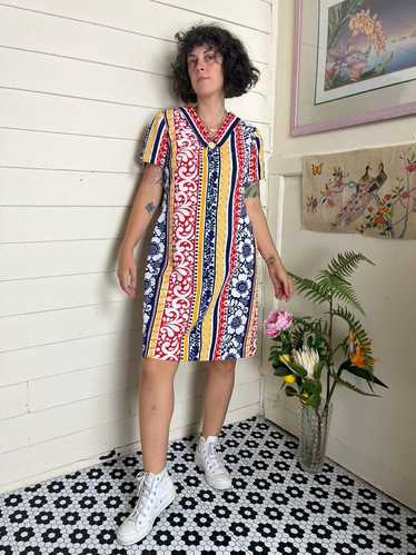 1960s PRIMARY COLOR HAWAIIAN PRINT SHIFT DRESS