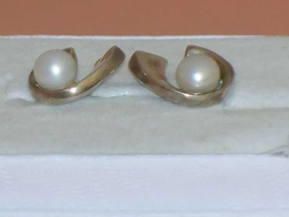 Vintage Small Sterling Silver Cultured Pearl Swir… - image 3